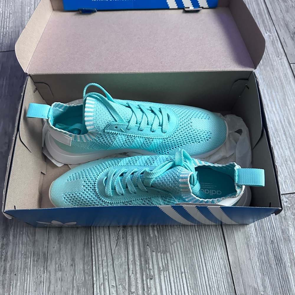 Adidas Women's Easy Green Mesh Sneakers *Brand New*